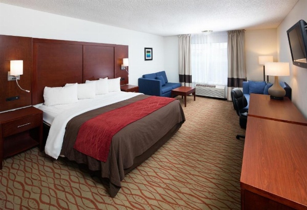 Red Lion Inn & Suites Auburn image 14