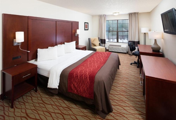 Red Lion Inn & Suites Auburn image 15
