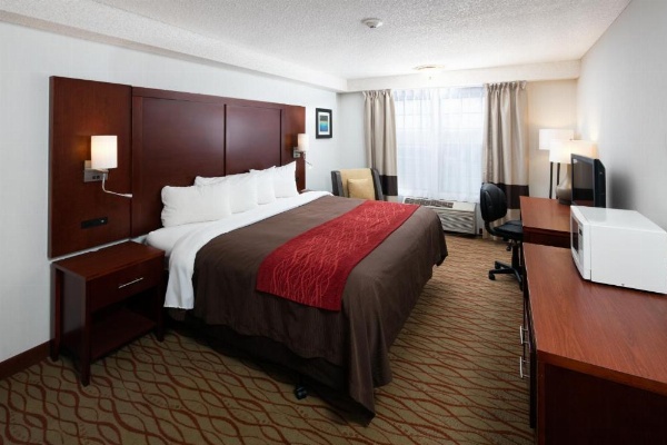 Red Lion Inn & Suites Auburn image 8